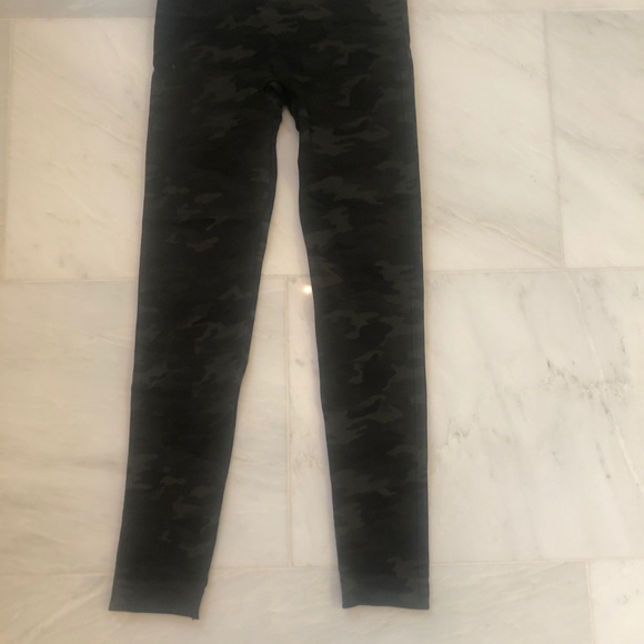 Spanx camo green leggings - Picture 1 of 3